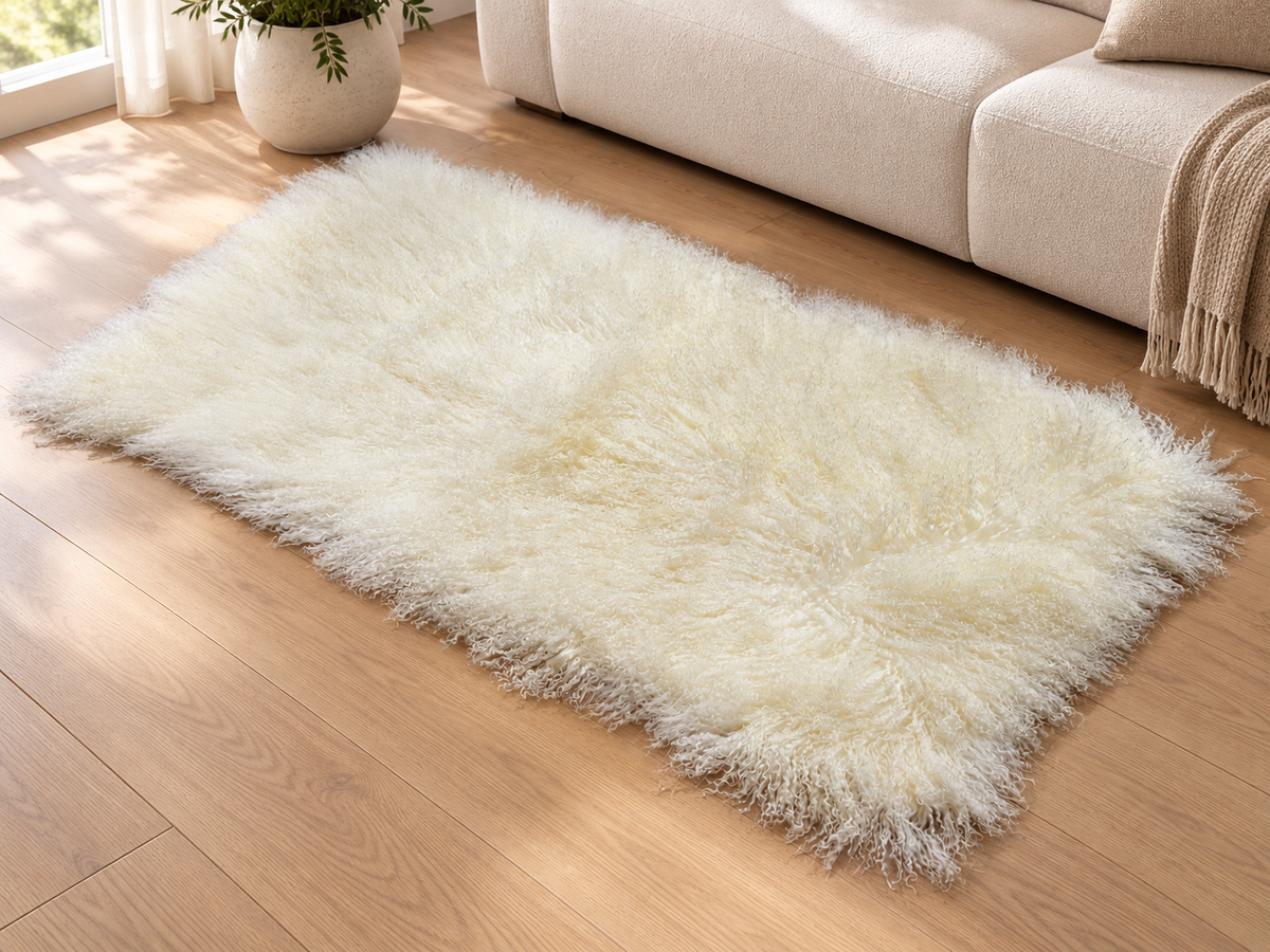 Natural white Mongolian/Tibetan Lamb Fur Rug - 2' × 4'