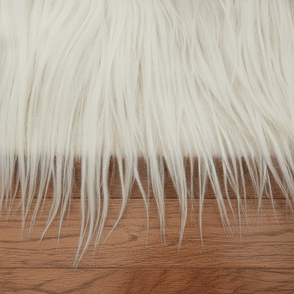 Long Hair Straight Goat Fur Pelt White